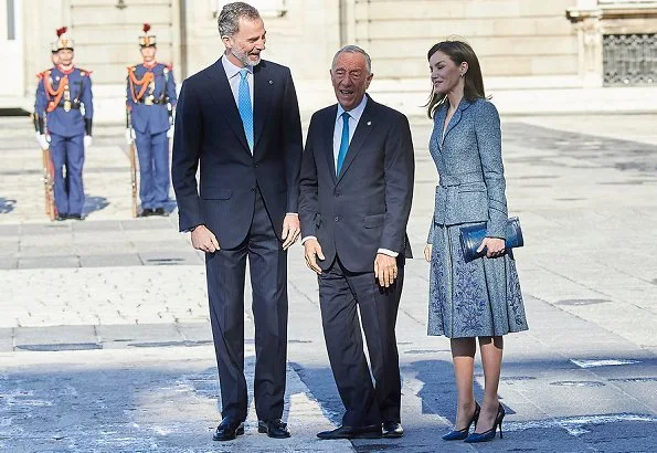 Queen Letizia wore Felipe Varela skirtsuit, and Lodi verolo Pumps and carried Magrit clutch bag. Queen Letizia will hold a gala dinner at Royal Palace