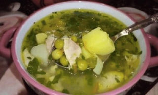 Грибной суп с консервированным горошком