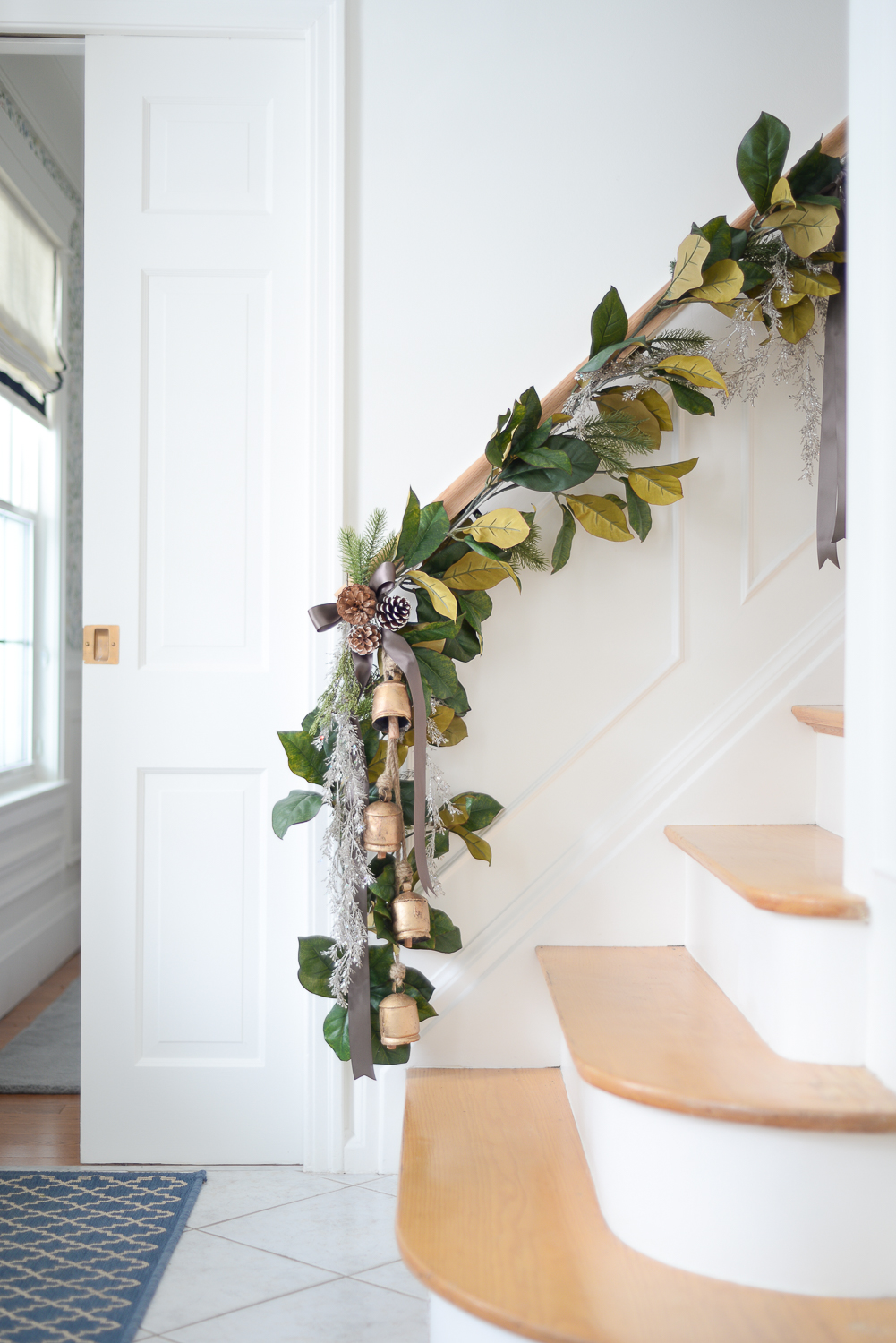 How To Hang Garland On Stairs Rambling Renovators how-to-hang-garland-on-stairs-rambling-renovators