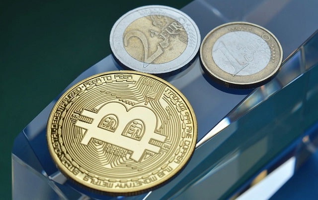best way convert bitcoin into cash exchange btc money crypto conversion dollars euros