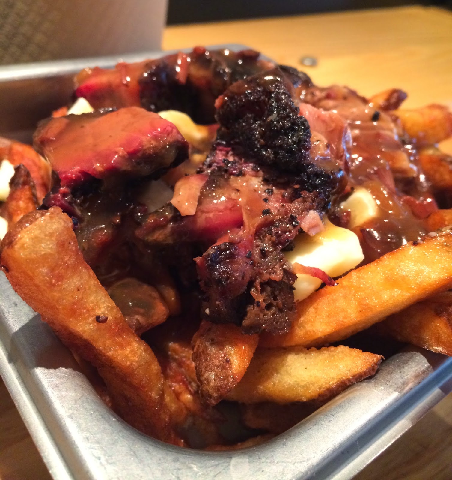 Burnt Ends Poutine From Blackstrap BBQ / ブラックストラップBBQのバーントエンドプーティン ~ I ...