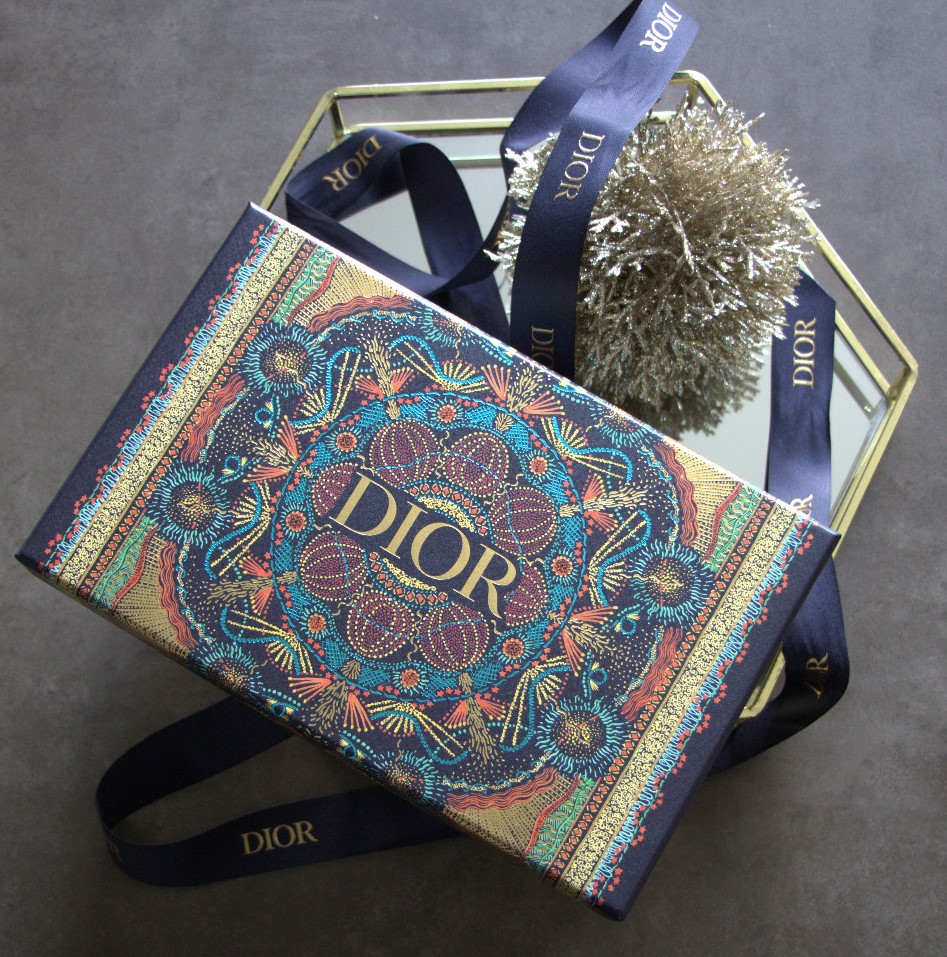 Saw the Dior 30 Montaigne bag in powder beige and have been dreaming a, dior  montaigne bag