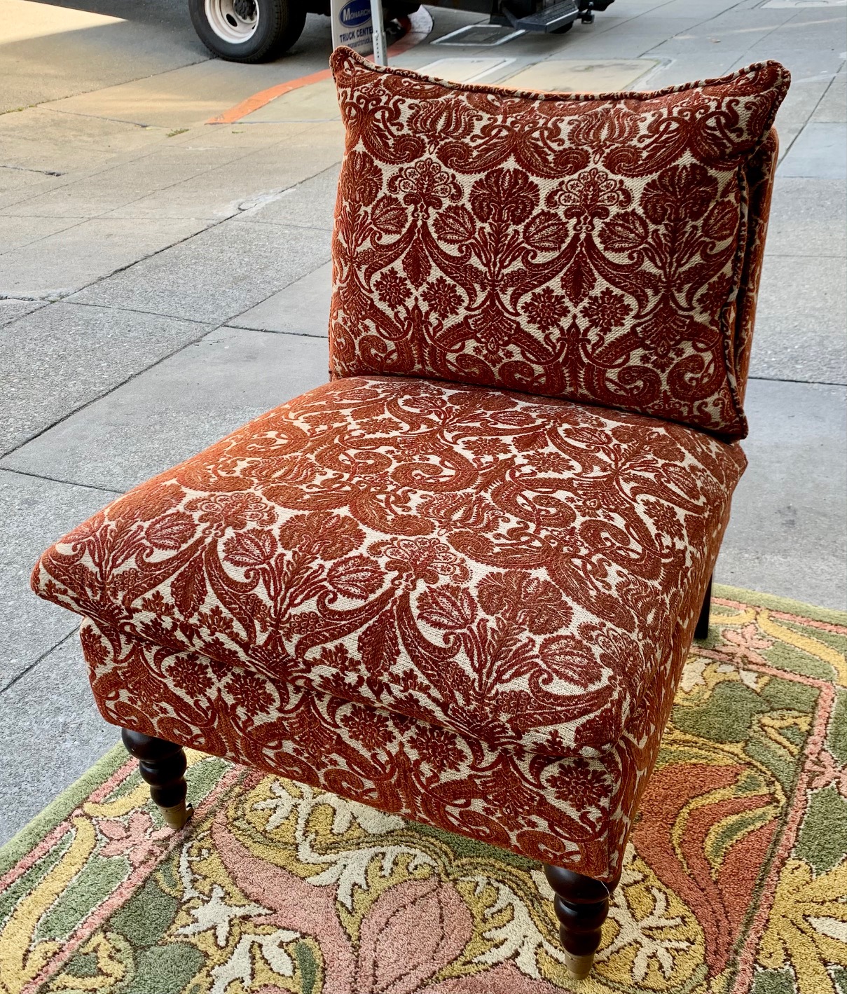 UHURU FURNITURE & COLLECTIBLES SOLD 104043, 104044 Rouge and Cream