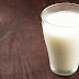 Τρεις λόγοι για να μην πετάξετε ξανά το ληγμένο γάλα