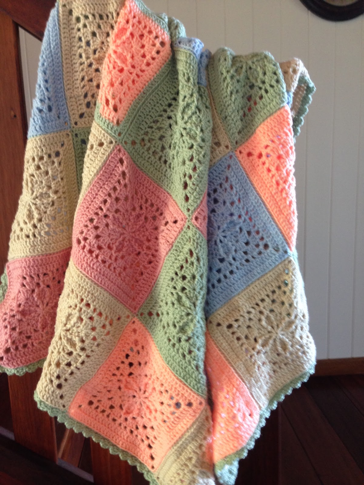 Crochet Obsession Baby crochet blanket for a cot