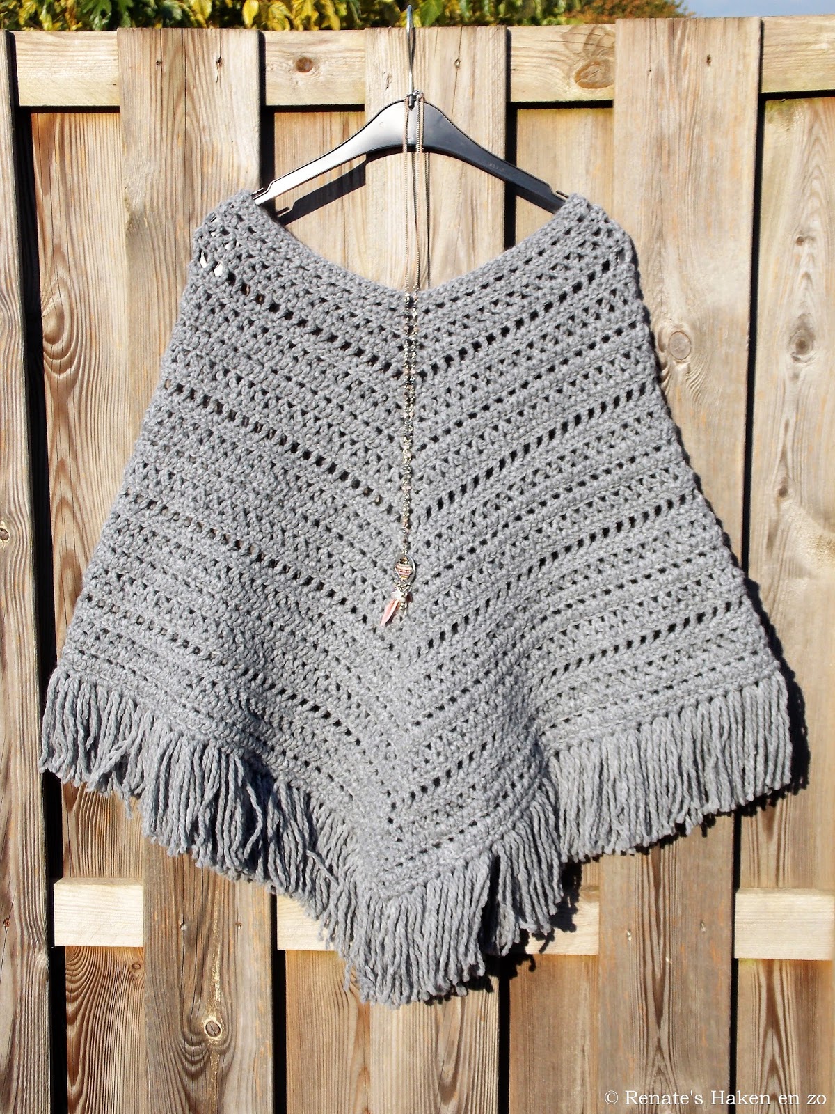 Uitgelezene Renate's Haken en zo: Grijze Boho poncho RZ-49