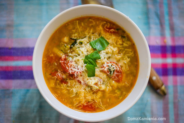 Letnia zupa z cukinii - kuchnia w kamiennym domu blog