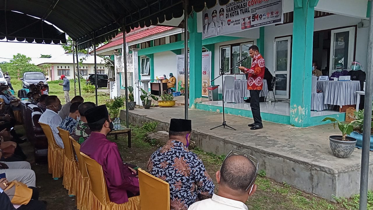 Gambar vaksinasi COVID-19