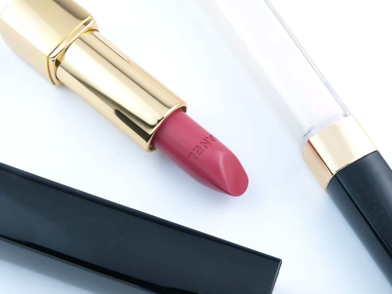 Chanel Les Sautoirs de Coco Collection "166 Indémodable" Rouge Allure