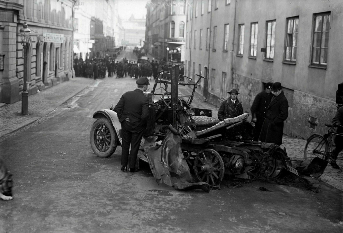 Pictures From Sweden’s First Car Bomb Murder, 1926 Vintage Everyday