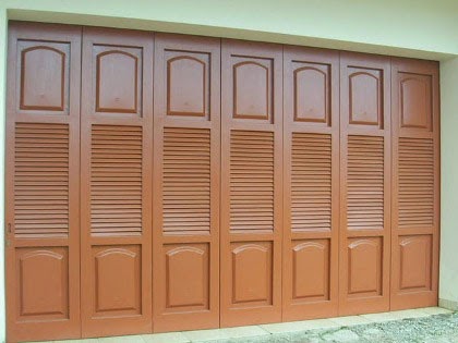 Contoh Desain Pintu  Garasi  Geser Kayu  Rumah  Minimalis 