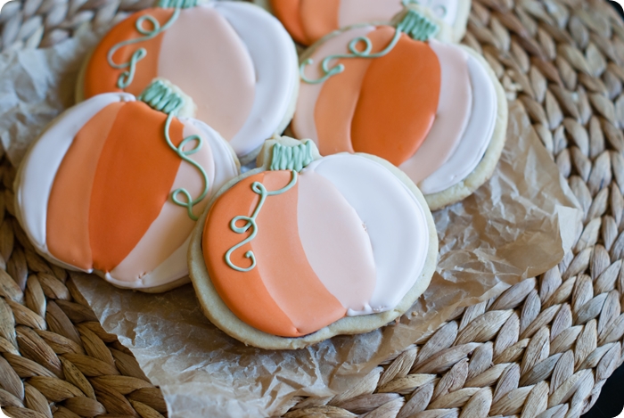7 Fall-Themed Cookies Sets that Aren't Halloween