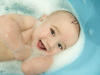 Mengenal Bahan Aktif Sabun Bayi yang Perlu Dihindari