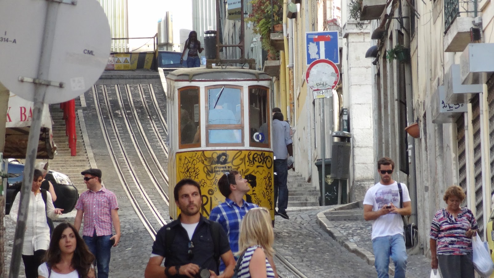 podi és podi: Rua da Bica de Duarte Belo - Lisboa