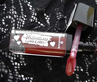 essence-valentine-who-cares-limited-edition-liquid-lipstick-im-not-into-roses