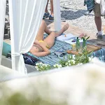 Dakota Jhonson Pillada En Topless Durante La Grabación De 50 Sombras De Grey Foto 14
