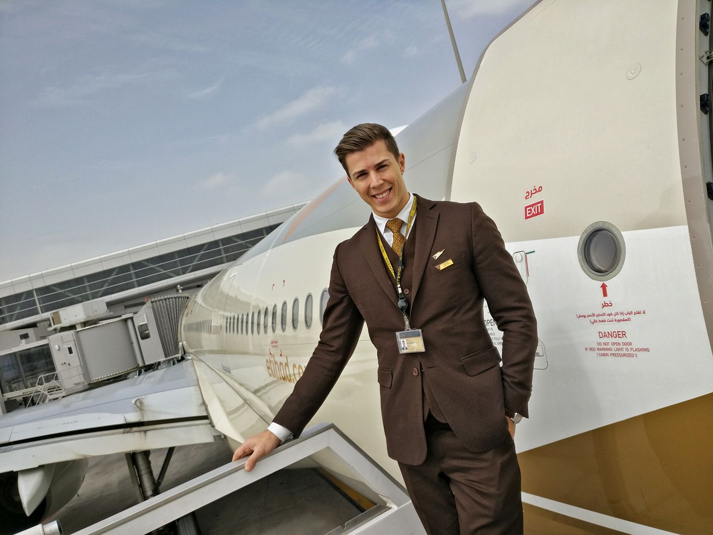 Сайт авиакомпании этихад. Etihad Airlines Cabin Crew. Etihad Airways Стюарт. Etihad Airways Crew. Etihad Airways бортпроводники.