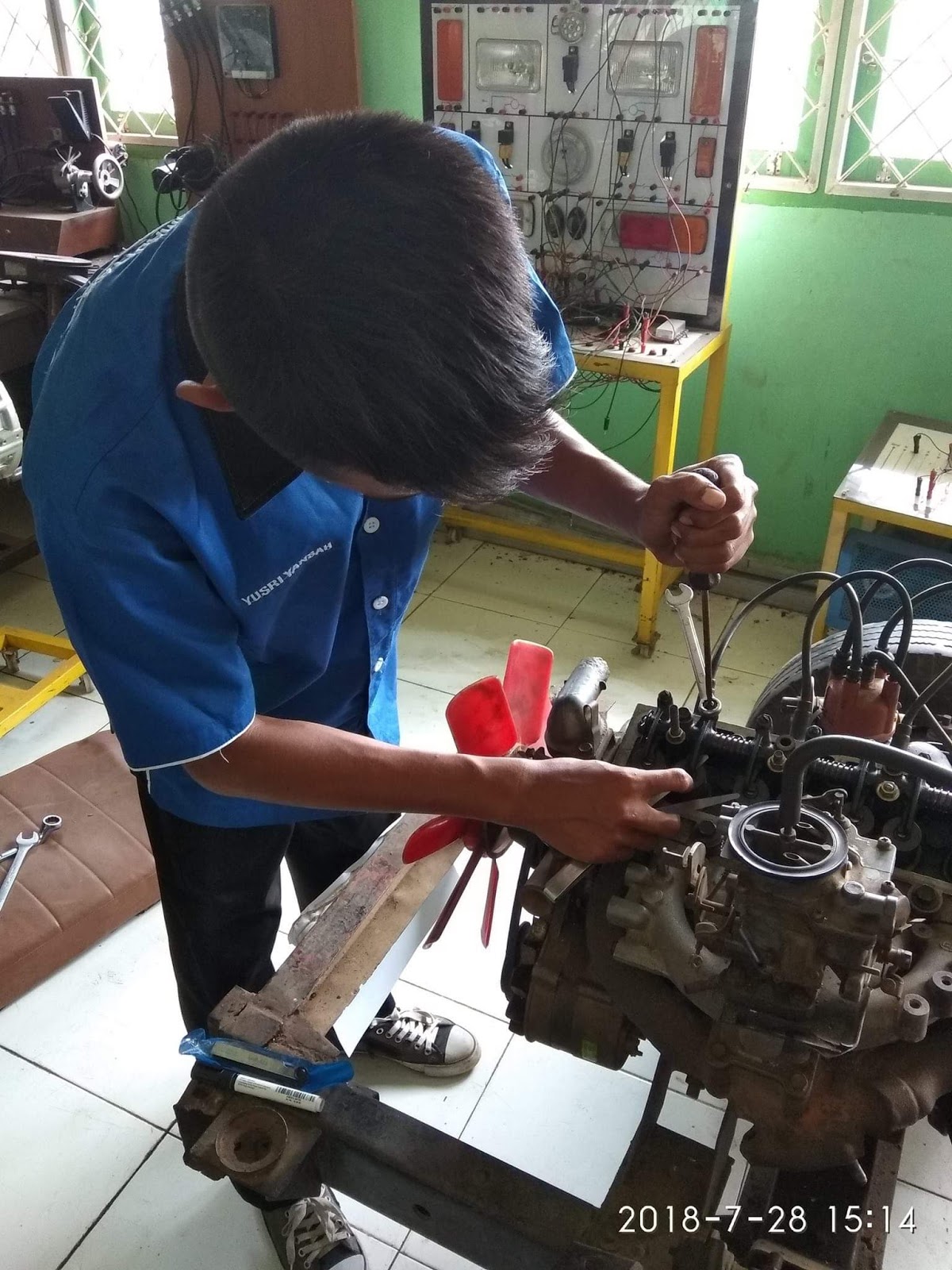 SOAL UAS PMKR Pemeliharaan Mesin Kendaraan Ringan Semester