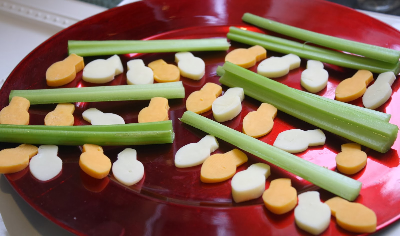 Festive Ways to Serve Cheese & Crackers The Chirping Moms