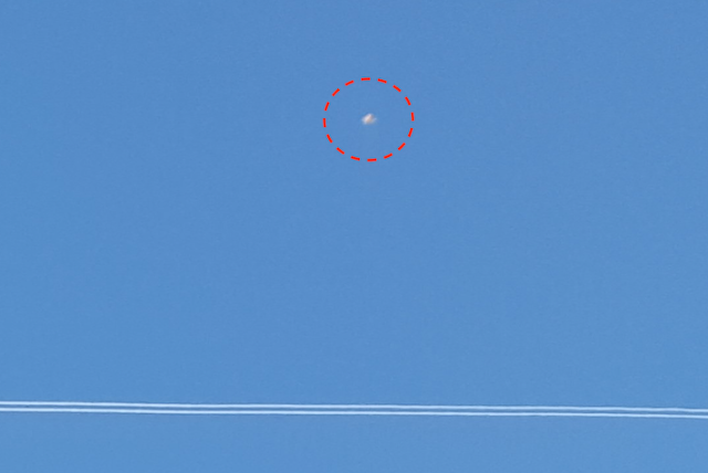 White UFO Recorded Moving Near Chem Trail Raises Questions About Why? Orb%252C%2Borbs%252C%2Balien%252C%2Baliens%252C%2BET%252C%2Bspace%252C%2Bsighting%252C%2Bsightings%252C%2Bnews%252C%2Bchem%2Btrail%252C%2Btech%252C%2Btechnology%252C%2B2