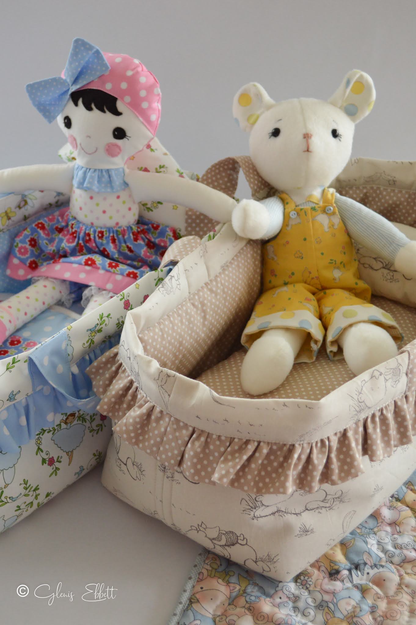 Gee's Projects Carrycot Tutorial for SEW MAMA SEW