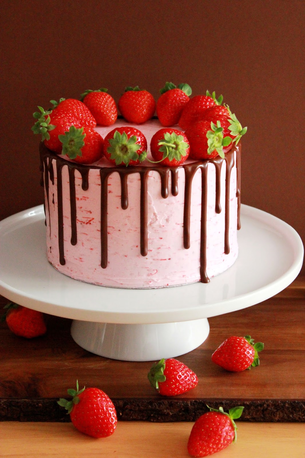 Kiara`s cakes Tarta de chocolate y crema de fresas