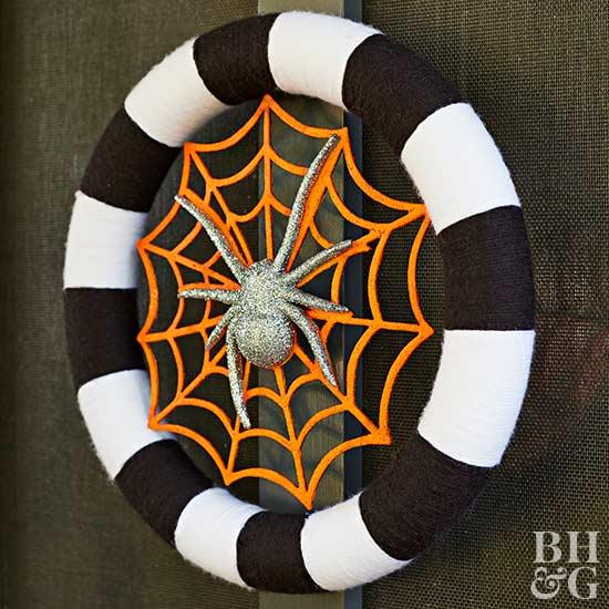 Halloween spider front door decoration Best Halloween DIY front door decoration ideas. Halloween scary theme for front porch. Best party decoration for scary nights. Halloween 2018 spooky decoration ideas. Spider and bats decoration ideas.