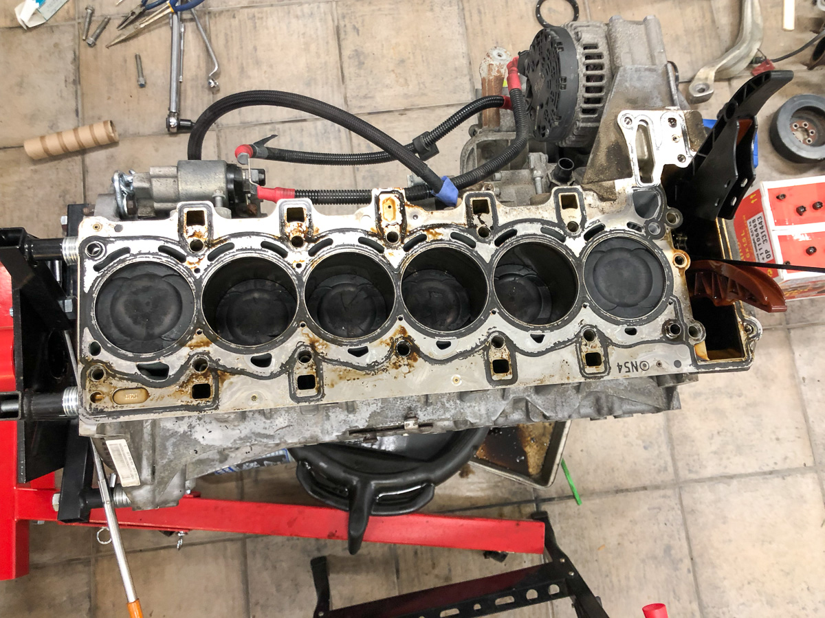 BMW E61 Turbo Replacement New Head Gasket, Oil Pan Gasket and Oil Level Sensor Gasket Fight