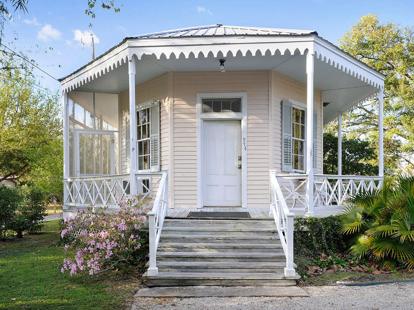 Sweet House Dreams 1940 Tiny Cottages in Pass Christian, Mississippi