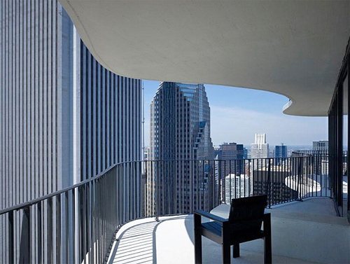 Vista desde una de las terrazas de la Aqua Tower de Chicago con el Aon Center y la Two Prudential Plaza, al fondo
