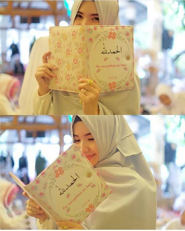 Custom Binder Kulit: Tips Rajin Menulis dan Membaca dari Angella Fransisca