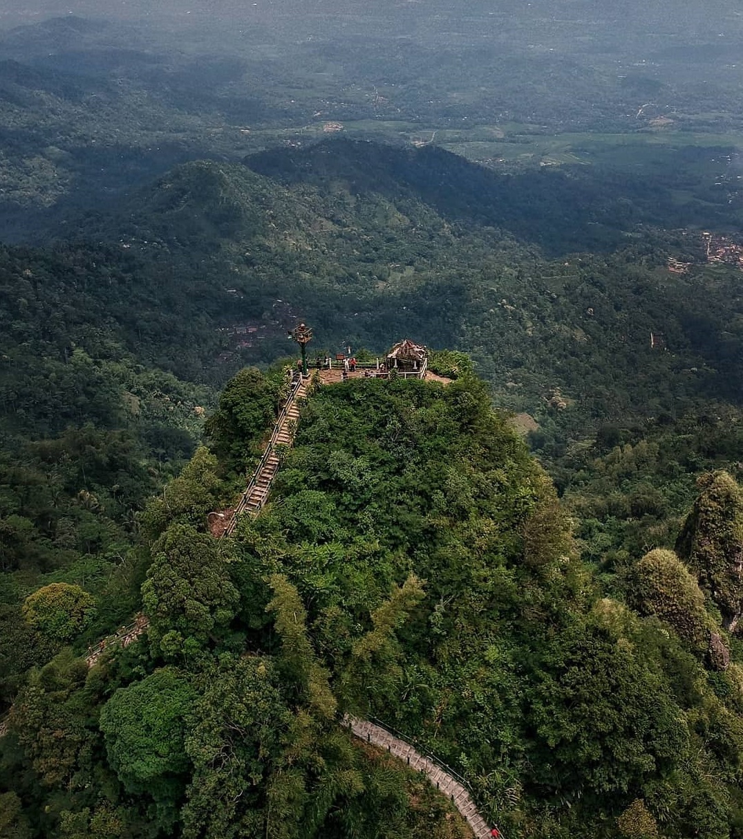 Tiket Masuk dan Lokasi Puncak Suroloyo Jogja Terbaru 2023 - Wisata Oke