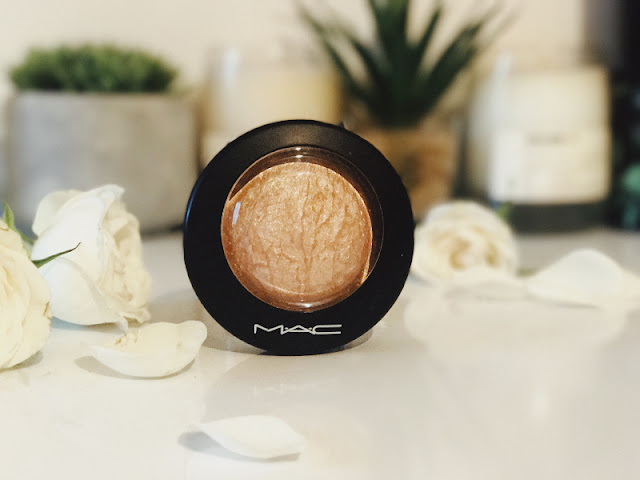 MAC Mineralize Skinfinish in Soft & Gentle MAC Mineralize Skinfinish in Soft & Gentle
