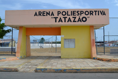 Arena Poliesportiva Tatazão completamente abandonada