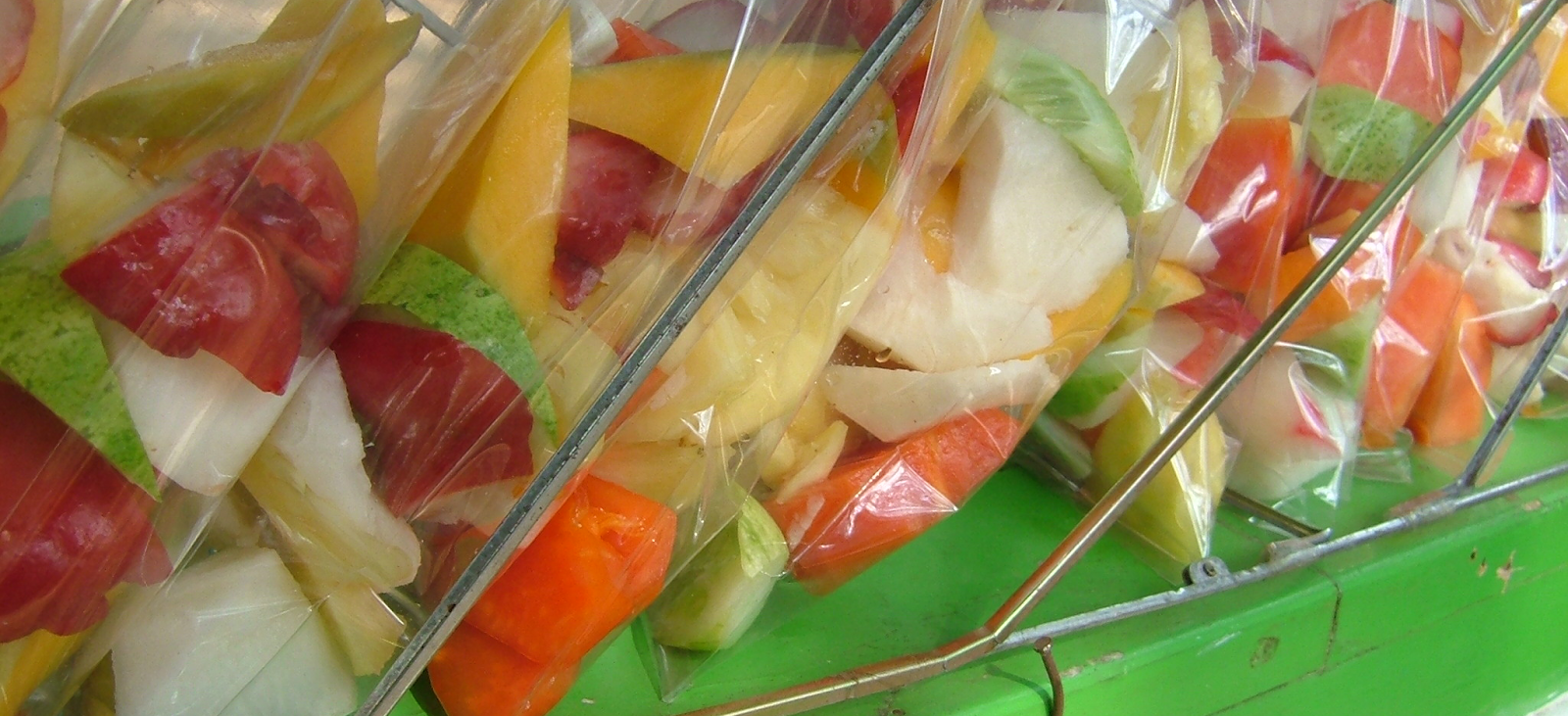 Penggemar Rujak Buah Yuk Hitung Berapa Kalori Rujak Buah