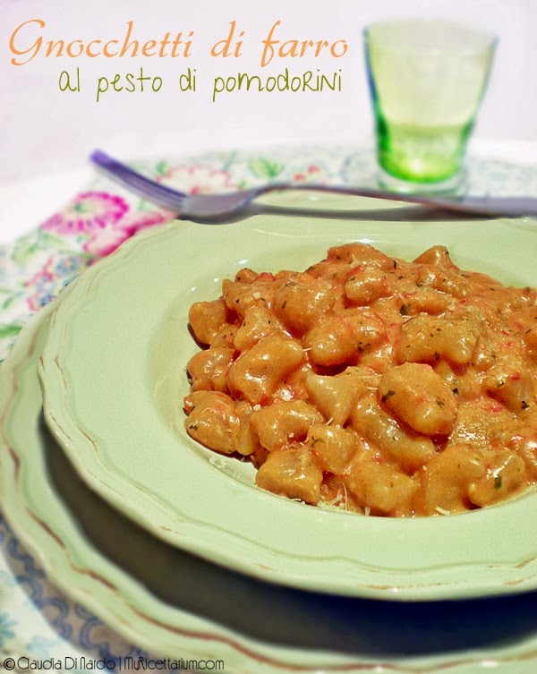 gnocchetti di farro al pesto di pomodorini