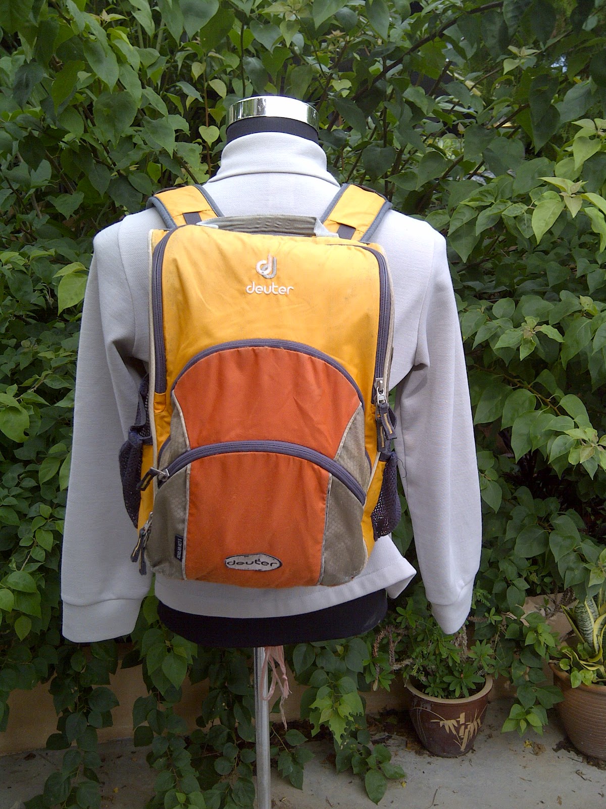 1001 BUNDLE DEUTER BACKPACK (SOLD!!!)