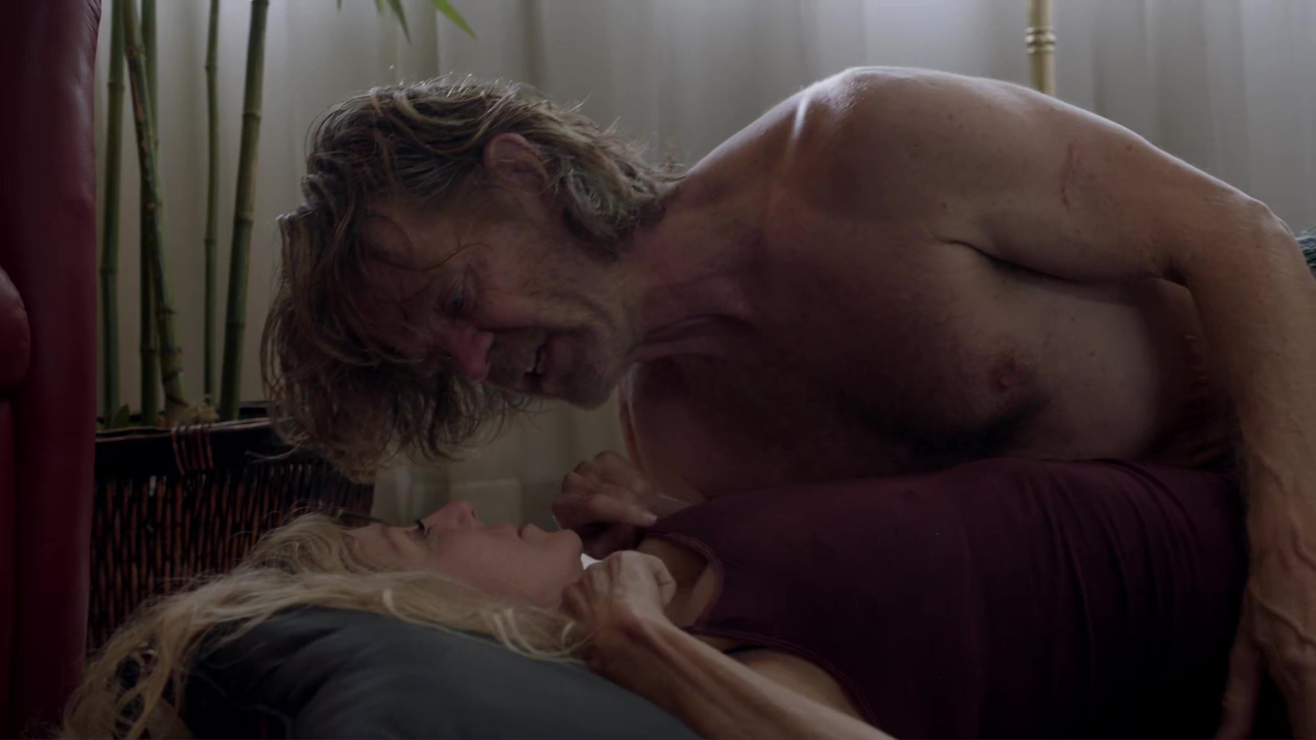 William H. Macy shirtless and nude extras in Shameless 7-11 "Happily E...