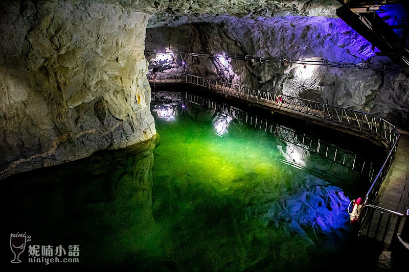 【金門景點】翟山坑道。半世紀鉅作！地下金門最美水道