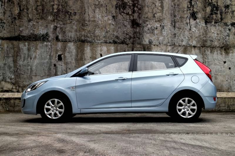 Review 2013 Hyundai Accent CRDi M/T CarGuide.PH Philippine Car