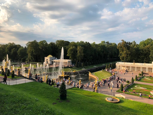 Jardins do Palácio de Peterhof - São Petersburgo (Rússia)