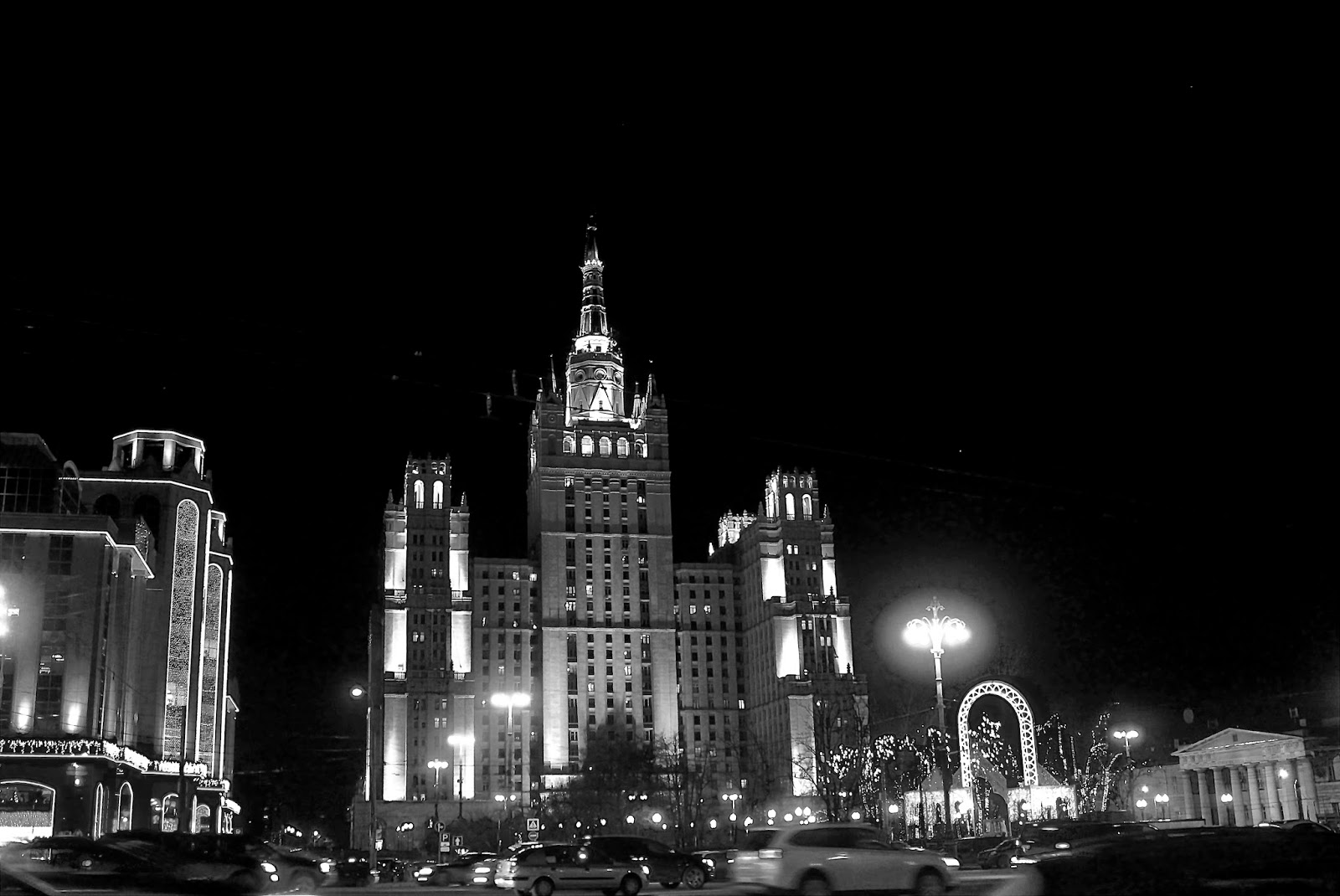 «Good Luck»: Сталинская высотка на Кудринской площади