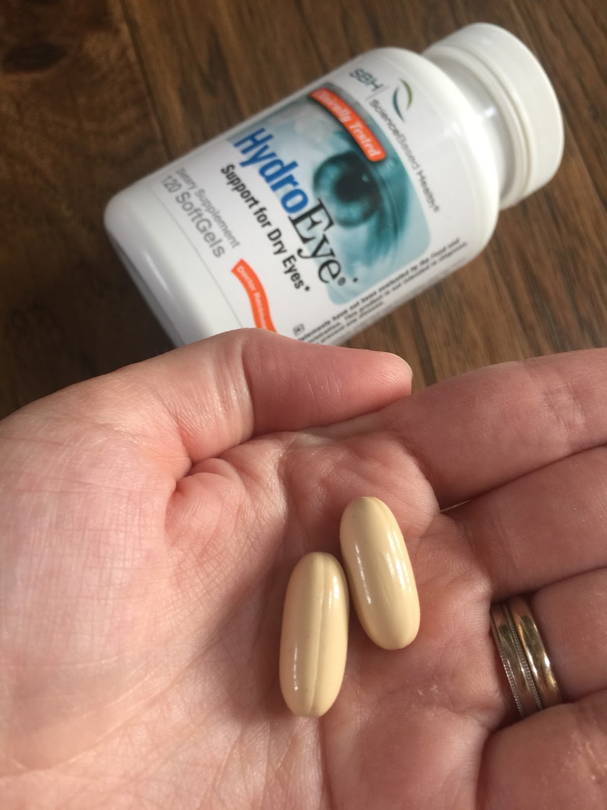 Omegas and Dry Eye The Science Behind the Supplements Eyedolatry