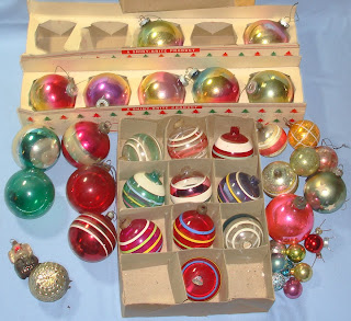 How Retro.com: Vintage-Style Christmas Ornaments