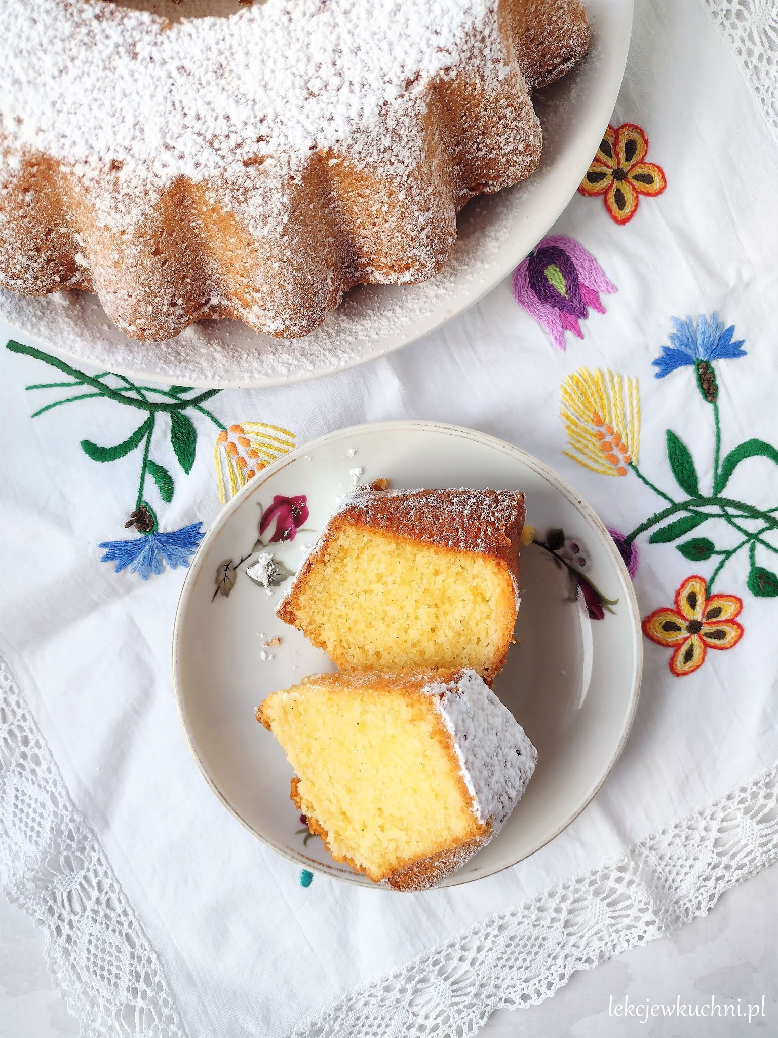 Babka piaskowa / Polish Bundt Cake | Lekcje w kuchni