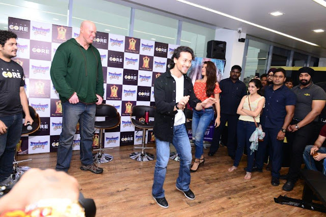 A Flying Jatt is a superhero film directed by Remo D’Souza starring Tiger Shroff, Jacqueline Fernandez & Nathan Jones, produced by Balaji Motion Pictures. A Flying Jatt is a superhero film directed by Remo D’Souza starring Tiger Shroff, Jacqueline Fernandez & Nathan Jones, produced by Balaji Motion Pictures.