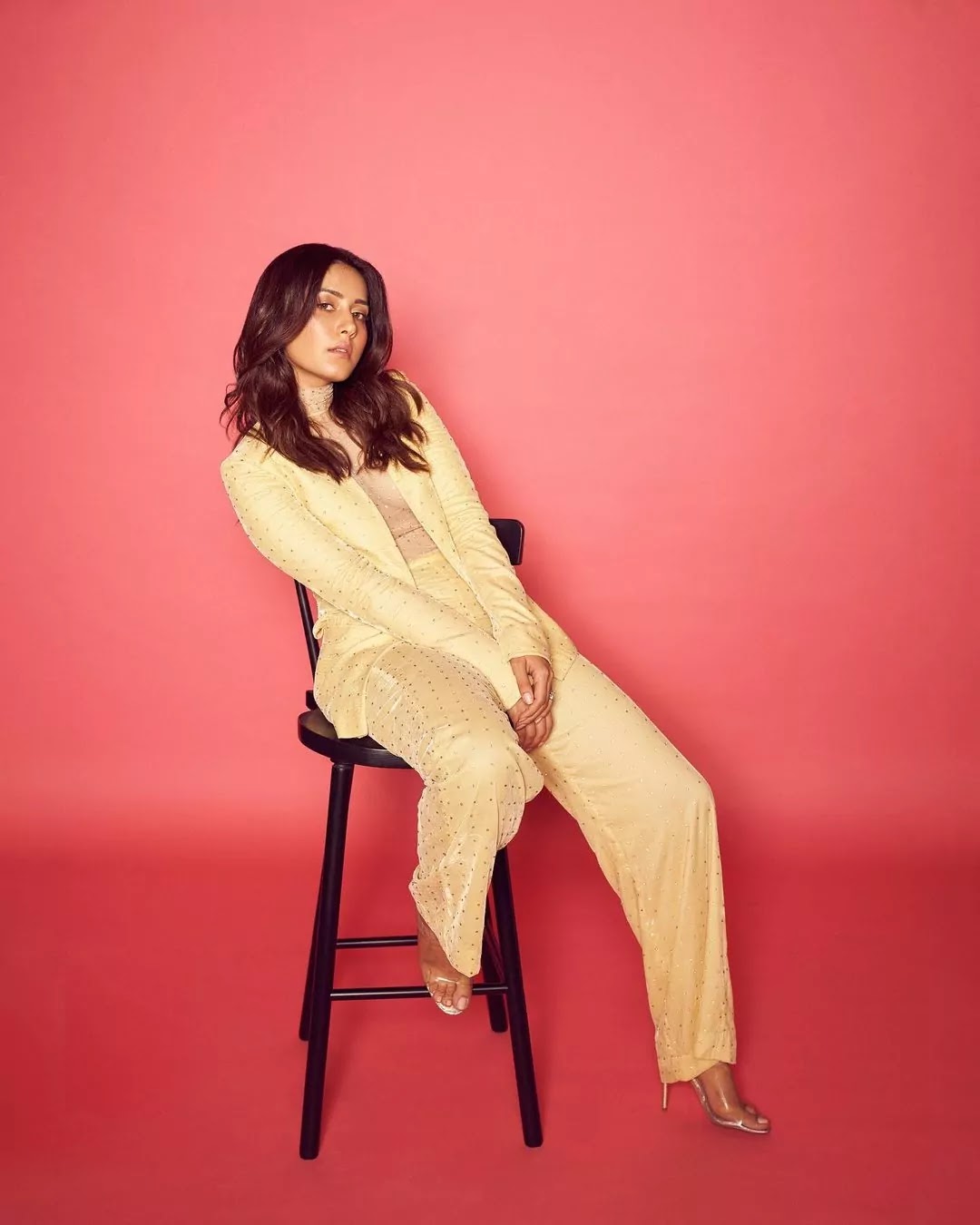 raashi-khanna-hot-looks-in-rayon-velvet-pant-suit-for-times-buisness-award raashi-khanna-hot-looks-in-rayon-velvet-pant-suit-for-times-buisness-award