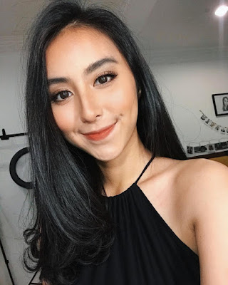 Clairine Christabel bahu mulus indah dan seksi Clairine Christabel