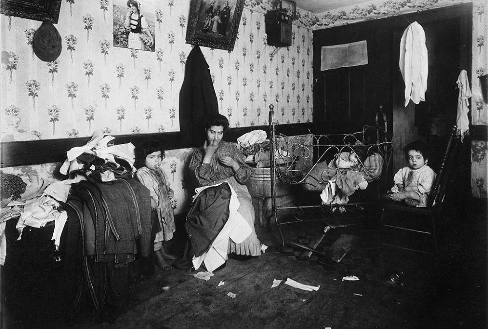 20 Amazing Photographs That Show Italian Immigrants Living Conditions