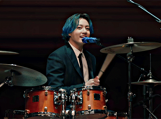 그래미 위크 무대에서 드럼치는 BTS 정국 - 꾸르